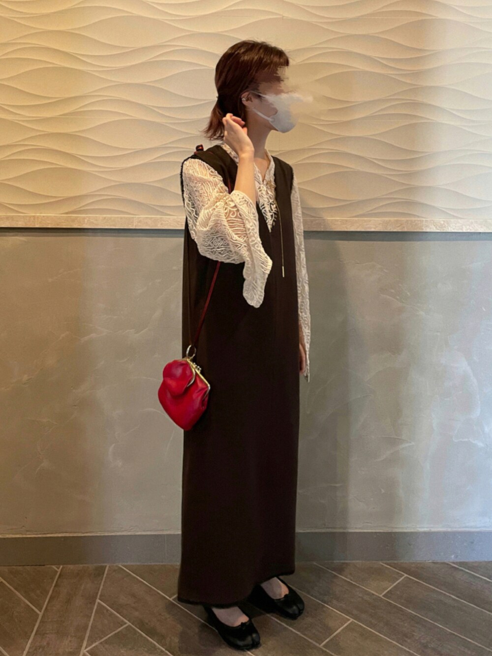 「ワンピース、レース、大人カジュアル、おでかけ、ootd、ユナイテッドアローズ、シャツスタイル、韓国ファッション、秋コーデ、お洒落さんとつながりたい、おしゃれさんと繋がりたい、Maison Margiela、足袋バレエ、秋服準備はじめました」｜「led.tokyoのアイテム（ワンピース、ブラウン系）」を使った、@____m2skさん（レディース・160cm）の秋コーディネートの1枚目の写真