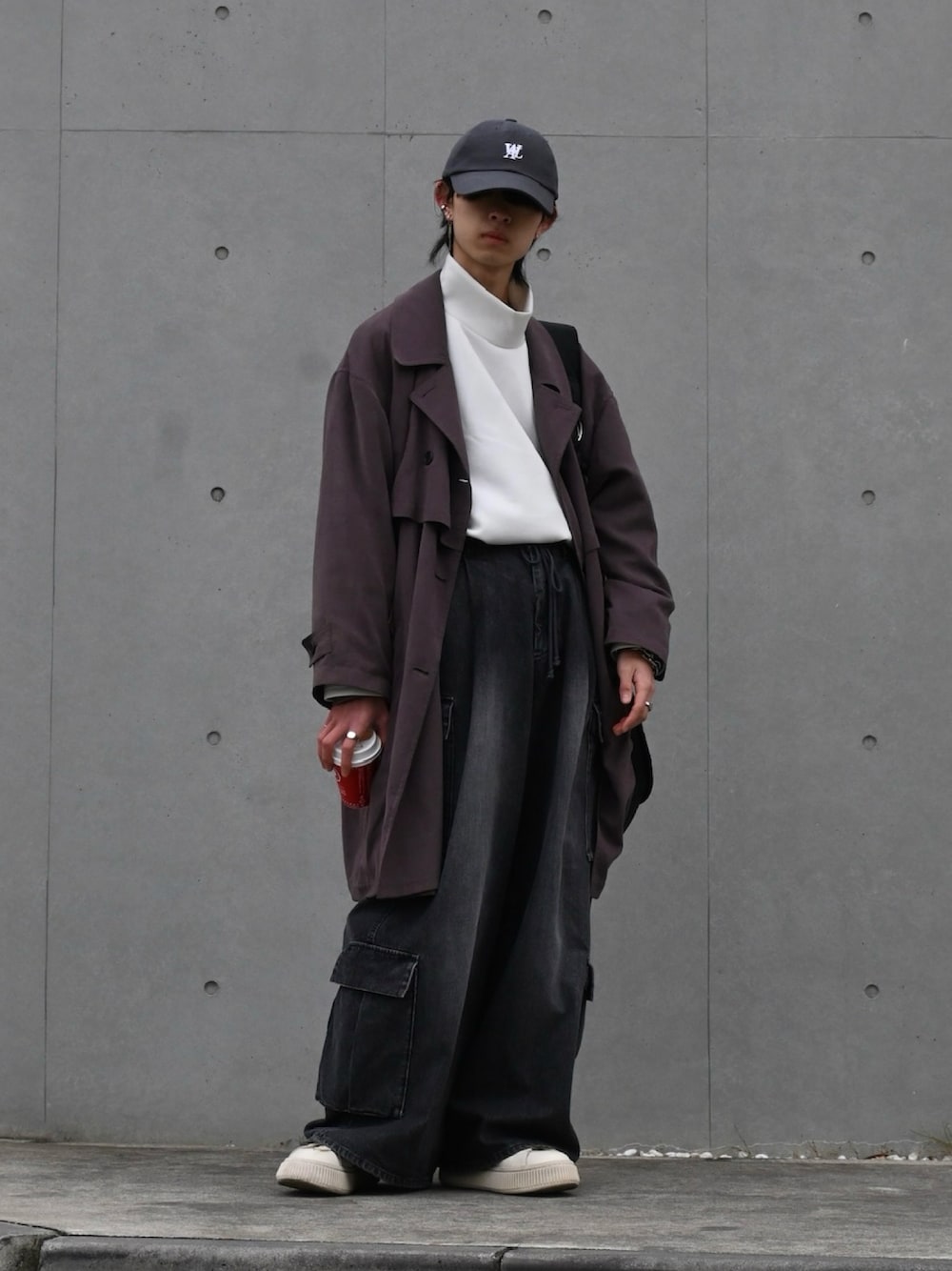 カーゴパンツ グレーと紫のスプラッターデザイン