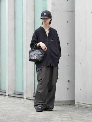 「SENSE OF PLACE by URBAN RESEARCH(センスオブプレイスバイアーバンリサーチ)の【ユニセックス】ワイドカーゴパンツ(その他パンツ)」を使った、Uminaさん(メンズ・170cm)の夏コーディネート