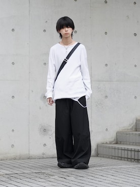 「CAMPHOR WOOD（カンファーウッド）の2tuck wide baggy slacks / ２タックワイドバギーフレアスラックス（スラックス、ブラック系）」を使った、Uminaさん（メンズ・170cm）の夏コーディネート