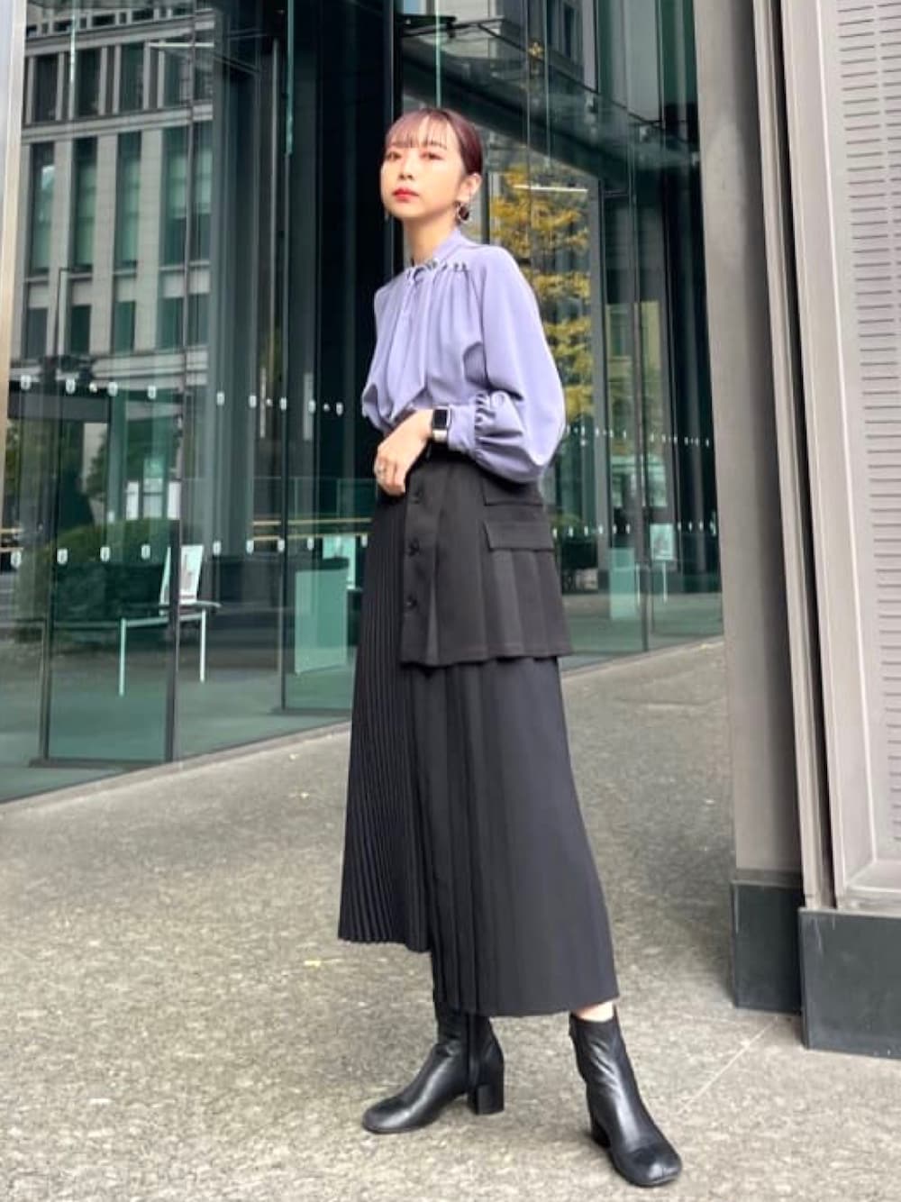 ディフォメーションプリーツスカートを使った人気ファッション 