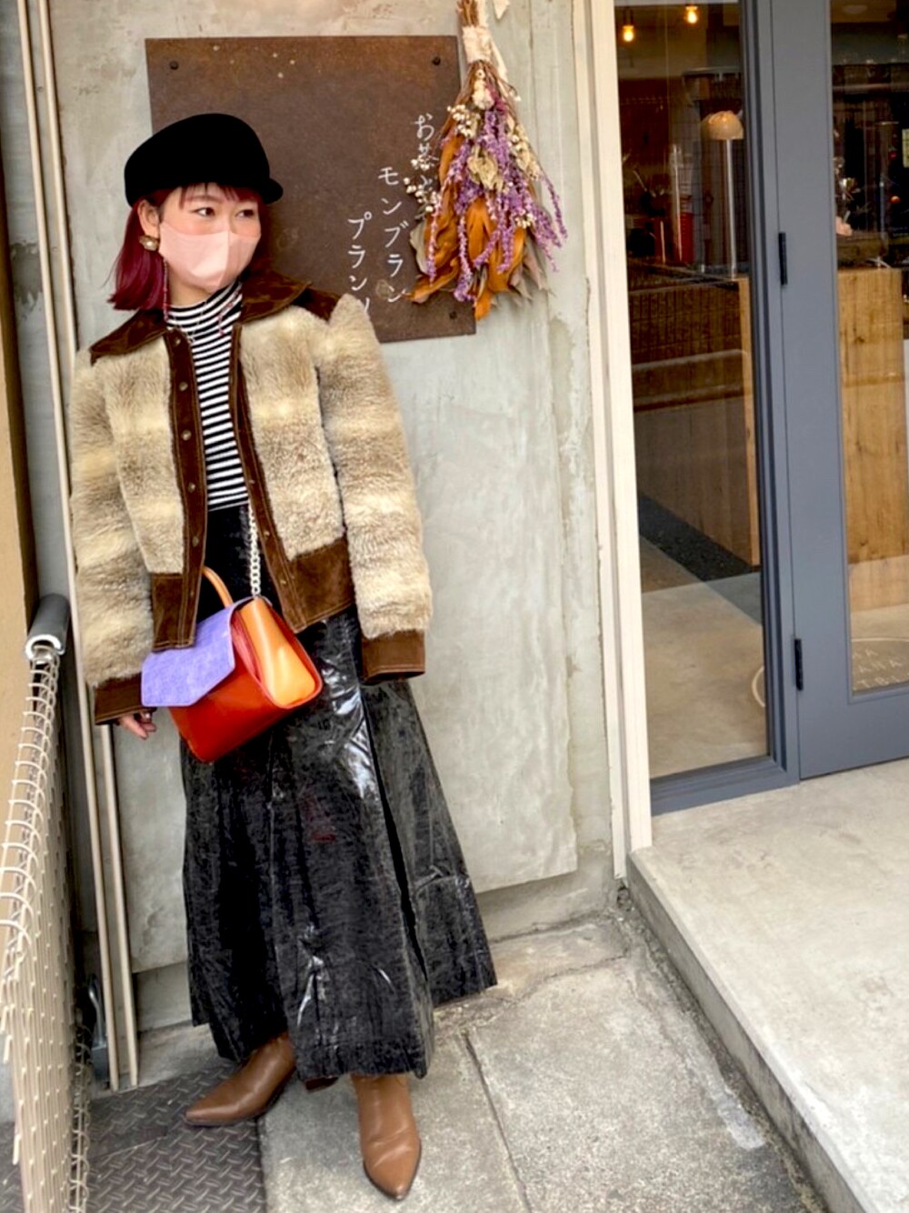 「チョコ色に染まれ、低身長コーデ、ブラック、148cm、マーメイドスカート、ロングブーツ、マスクチェーン、あったかコーデ、バレンタイン、148cmコーデ、ファー」｜「ESPERANZAのESPERANZA(エスペランサ)ロングウエスタンブーツ（ブーツ、ブラウン系）」を使った、ﾐ ﾅ ﾐさん（レディース・148cm）の冬コーディネートの1枚目の写真