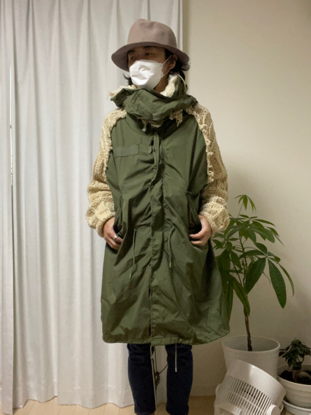 「オトナカジュアル、秋冬コーデ、冬コーデ、カジュアルコーデ、シンプルコーデ、モッズコート、YEAH RIGHT‼︎、C4LA、cheap monday」｜「CHEAP MONDAYのTight Blueblack（デニムパンツ、ブルー系）」を使った、mattun40さん（メンズ・168cm）の冬コーディネートの1枚目の写真