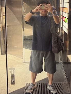 「nanamica（ナナミカ）のアイテム（Tシャツ/カットソー、ブルー系）」を使った、gami017さん（メンズ・165cm）の夏コーディネート