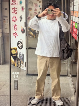 「Dickies（ディッキーズ）のアイテム（チノパンツ、ベージュ系）」を使った、gami017さん（メンズ・165cm）の秋コーディネート