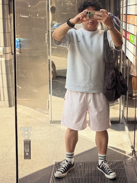 「LACOSTE（ラコステ）のアイテム（Tシャツ/カットソー、グレー系）」を使った、gami017さん（メンズ・165cm）の夏コーディネート