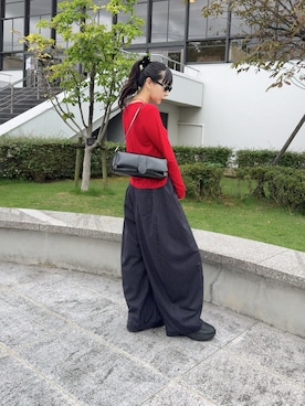 「アイテム（スラックス）」を使った、YURIさん（レディース・166cm）の秋コーディネート