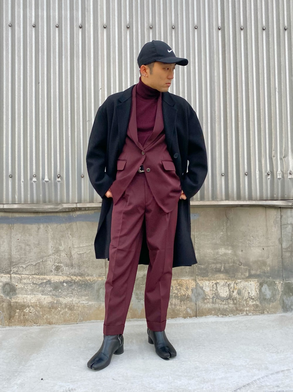 NIKE ワインレッド キャップ レッド（赤）系 Nike(ナイキ) キャップ(メンズ) - 海外通販のBUYMA