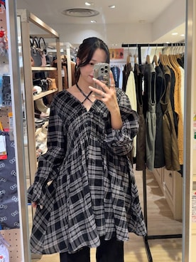 「アイテム（スマホケース/カバー）」を使った、ぐっちさん（レディース・166cm）の秋コーディネート