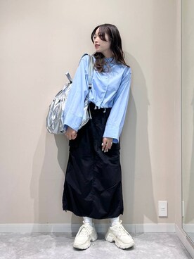 「アイテム（バックパック/リュック、シルバー系）」を使った、ぐっちさん（レディース・166cm）の春コーディネート