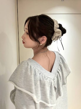 「アイテム（シュシュ）」を使った、ぐっちさん（レディース・166cm）の秋コーディネート