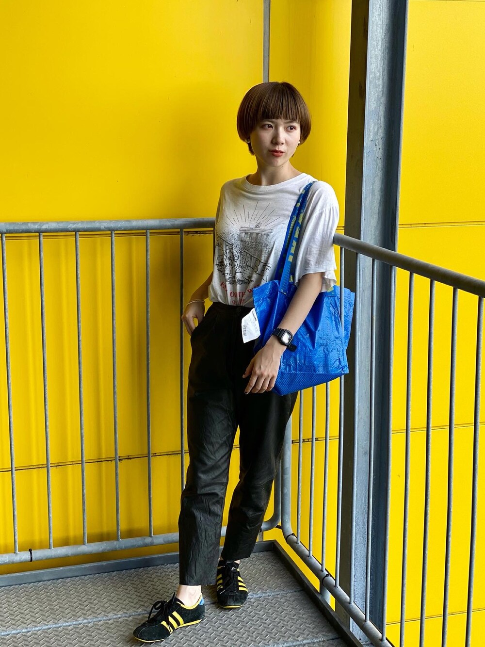 「ラブアンドピース2021、シンプルコーデ、秋のコーデ、AW、AW2021、秋服準備はじめました」｜「古着のアイテム（パンツ、ブラック系）」を使った、空さん（レディース・157cm）の秋コーディネートの1枚目の写真