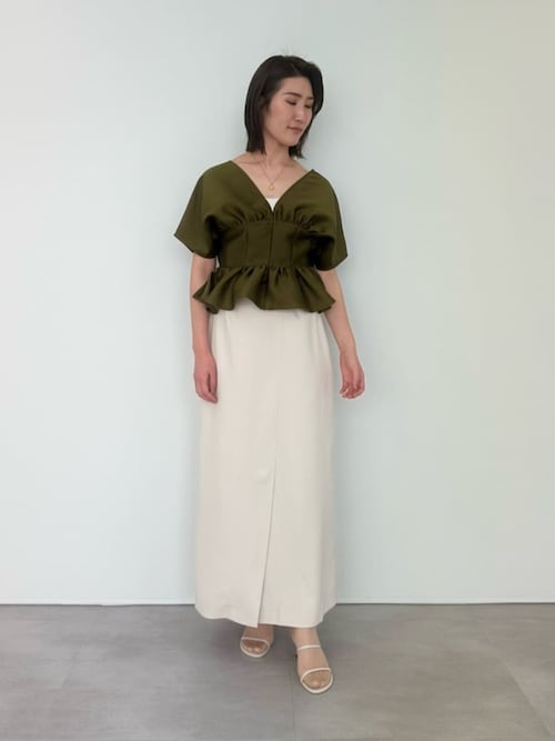 ディープVネッククロップドフリルトップス（シャツ/ブラウス）｜ur's