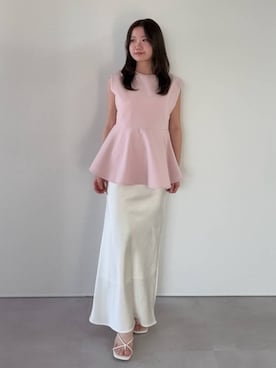 「UR'S（ユアーズ）のサテンマーメイドマキシスカート（スカート、ホワイト系）」を使った、ur'sさん（レディース・168cm）の春コーディネート