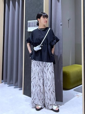 「アイテム（ボディバッグ/ウエストポーチ、シルバー系）」を使った、みくみょんさん（レディース・159cm）の春コーディネート