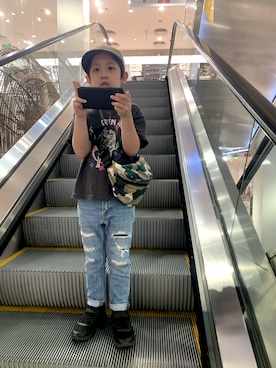 「アイテム（デニムパンツ）」を使った、Anriさん（キッズ・125cm）の秋コーディネート