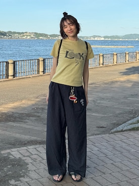 「CANAL JEAN（キャナルジーン）のLakey Park　"Still LOOK here"Tシャツ（Tシャツ/カットソー、イエロー系）」を使った、Sefumiさん（レディース・170cm）の秋コーディネート