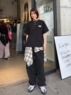 「kaoyorinakami（カオヨリナカミ）のアイテム（Tシャツ/カットソー、ブラック系）」を使った、Sefumiさん（レディース・170cm）の夏コーディネート