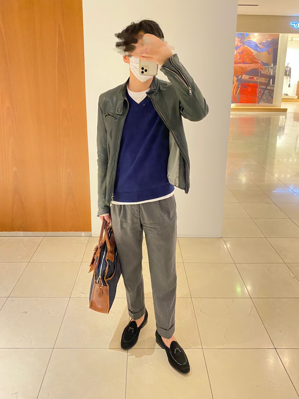 Santoniのモカシン/デッキシューズを使った人気ファッション