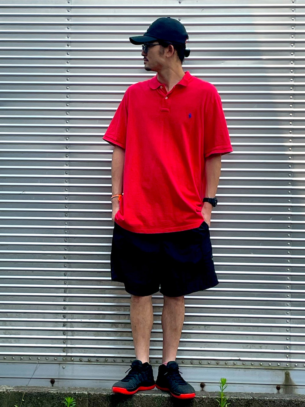 「古着MIX、夏コーデ、大人カジュアル、オトナカジュアル、シンプルスタイル、ポロシャツ、スニーカー、ハーフパンツ、Polo Ralph Lauren、キャップ、シンプルコーデ、シンプル、夏」｜「IRIEのアイテム（キャップ、ブラック系）」を使った、NOzさん（メンズ・182cm）の夏コーディネートの1枚目の写真
