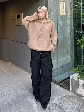 「オールブラックコーデ」｜「アイテム（トップス）」を使った、mi-さん（レディース・156cm）の冬コーディネート