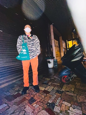 「032c（ゼロスリーツーシー）のアイテム」を使った、Kuoen Hsuさん（メンズ・169cm）の冬コーディネート