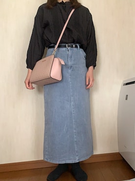 「MICHAEL KORS（マイケルコース）のSELMA ミディアム メッセンジャー（ショルダーバッグ）」を使った、aikaさん（レディース・157cm）の春コーディネート