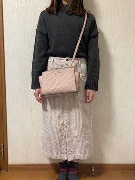 「MICHAEL KORS（マイケルコース）のSELMA ミディアム メッセンジャー（ショルダーバッグ）」を使った、aikaさん（レディース・157cm）の春コーディネート
