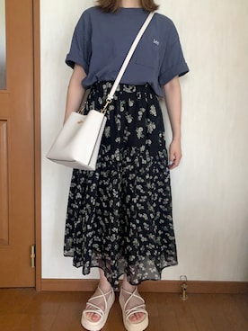 「Lee（リー）のアイテム（Tシャツ/カットソー）」を使った、aikaさん（レディース・157cm）の秋コーディネート