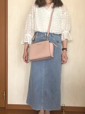 「MICHAEL KORS（マイケルコース）のSELMA ミディアム メッセンジャー（ショルダーバッグ）」を使った、aikaさん（レディース・157cm）の春コーディネート