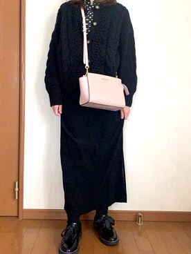 「MICHAEL KORS（マイケルコース）のSELMA ミディアム メッセンジャー（ショルダーバッグ）」を使った、aikaさん（レディース・157cm）の冬コーディネート