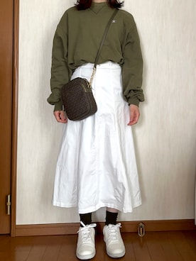 「カーキ×ホワイト」｜aikaさん（レディース・157cm）の春コーディネート