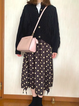 「MICHAEL KORS（マイケルコース）のSELMA ミディアム メッセンジャー（ショルダーバッグ）」を使った、aikaさん（レディース・157cm）の冬コーディネート