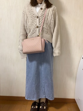 「MICHAEL KORS（マイケルコース）のSELMA ミディアム メッセンジャー（ショルダーバッグ）」を使った、aikaさん（レディース・157cm）の春コーディネート