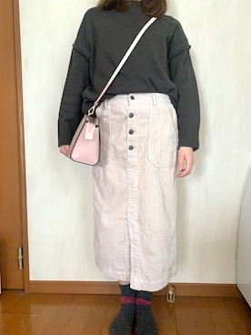 「MICHAEL KORS（マイケルコース）のSELMA ミディアム メッセンジャー（ショルダーバッグ）」を使った、aikaさん（レディース・157cm）の冬コーディネート