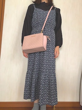 「MICHAEL KORS（マイケルコース）のSELMA ミディアム メッセンジャー（ショルダーバッグ）」を使った、aikaさん（レディース・157cm）の秋コーディネート