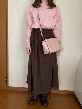 「MICHAEL KORS（マイケルコース）のSELMA ミディアム メッセンジャー（ショルダーバッグ）」を使った、aikaさん（レディース・157cm）の春コーディネート