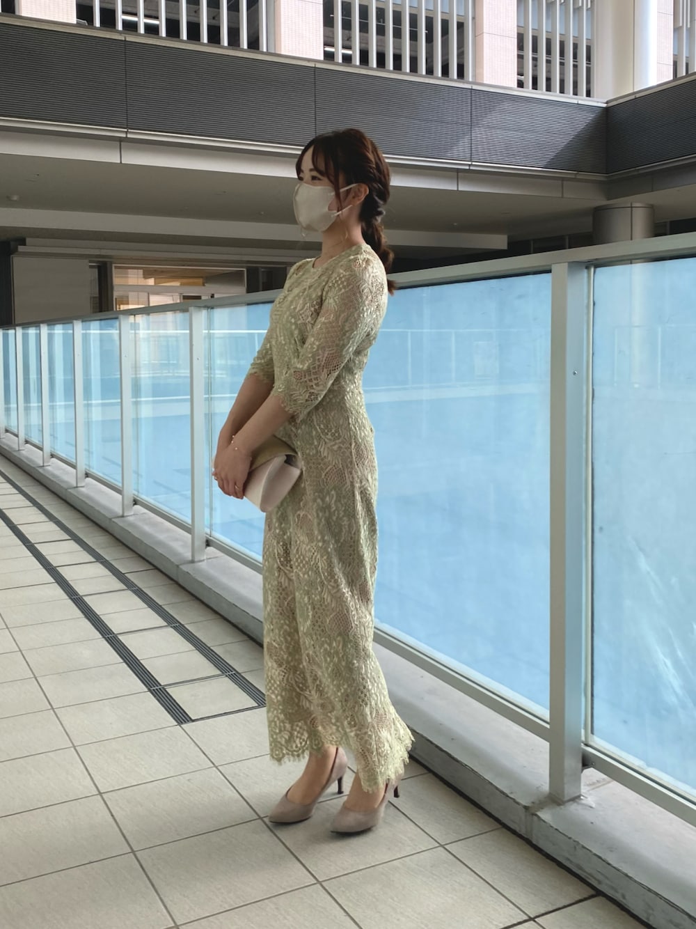 「結婚式、結婚式 ワンピース、結婚式ドレス、結婚式スタイル、結婚式コーデ、結婚式お呼ばれ、お呼ばれスタイル、お呼ばれ、お呼ばれコーデ、お呼ばれドレス、お呼ばれワンピ」｜「DHOLICのアイテム（ドレス、グリーン系）」を使った、ころちゃんさん（レディース・151cm）の秋コーディネートの1枚目の写真