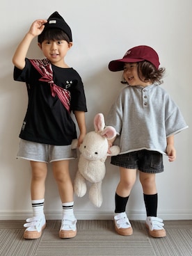 「shoes365（シューズスリーシックスファイヴ）の【shoes365】かわいい　マジックテープスニーカー（スリッポン）」を使った、とりしゅりさん（キッズ・100cm）の秋コーディネート