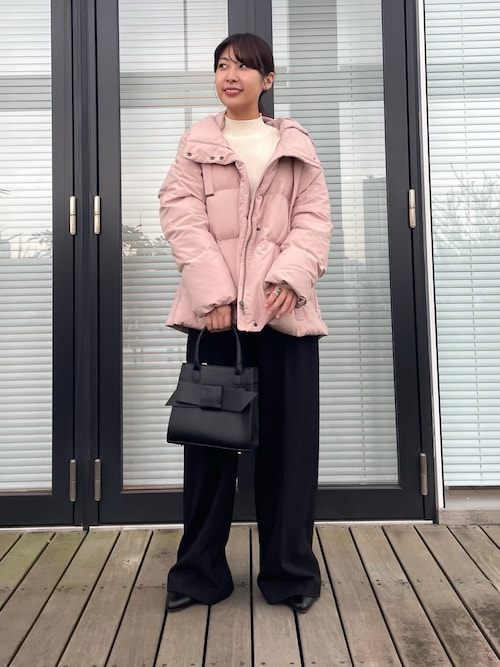 専用品theory ダウン　サーモンピンク新品 サーモンピンクのロングたけファーダウンジャケット (ダウンジャケット