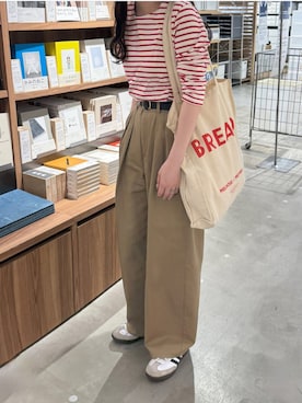 「アイテム（チノパンツ）」を使った、namiさん（レディース・155cm）の秋コーディネート