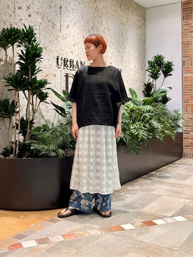 「かぐれ（カグレ）のリネンフリルスリーブプルオーバー（シャツ/ブラウス、ブラック系）」を使った、おぎさん（レディース・167cm）の夏コーディネート