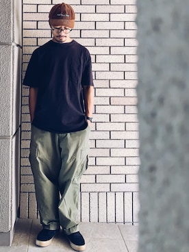 「アイテム（スニーカー）」を使った、hiromeganeさん（メンズ・165cm・40代）の秋コーディネート