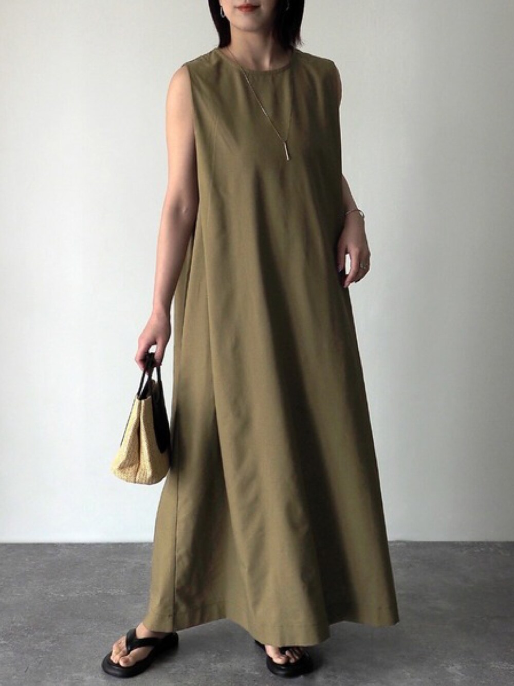 【美品】Dress herself ノースリーブ カーキ ワンピース シルク 美品】Dress herself ノースリーブ カーキ ワンピース シルク