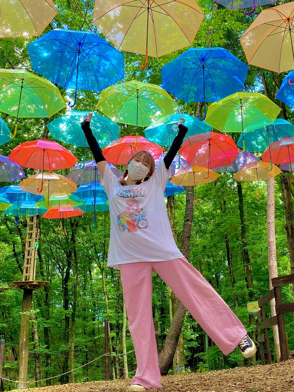 「夏コーデ」｜「poneycombのアイテム（Tシャツ/カットソー、ホワイト系）」を使った、xphyllisxさん（レディース・158cm）の夏コーディネートの1枚目の写真
