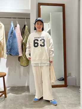 「ホワイトパンツ」｜「アイテム（スニーカー）」を使った、yns628さん（レディース・158cm）の冬コーディネート