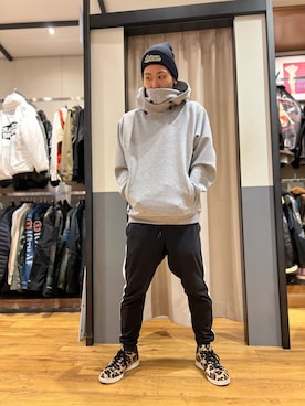 「ミリタリーコーデ」｜「アイテム（スウェットパンツ）」を使った、生田智義さん（メンズ・174cm）の冬コーディネート