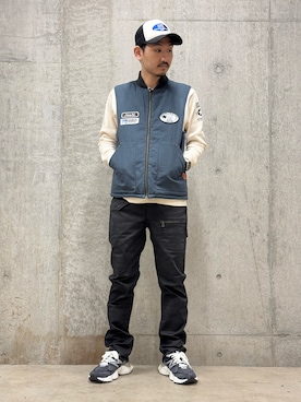 「リバーシブル」｜「アイテム（カーゴパンツ）」を使った、生田智義さん（メンズ・174cm）の秋コーディネート