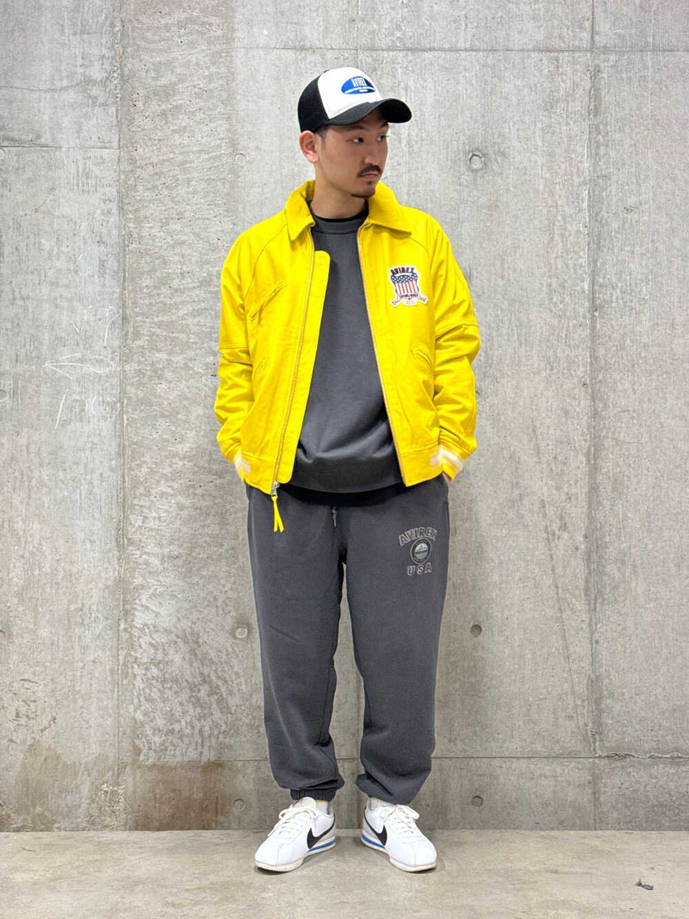 スタジャン（イエロー系）を使った「レザージャケット」の人気