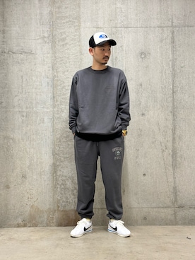 「AVIREX（アヴィレックス）のアイテム（スウェット）」を使った、生田智義さん（メンズ・174cm）の秋コーディネート